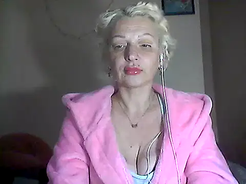 Snapshot of MaryJane441 chatting on 8, 4, 2026 MaryJane441 online show from 8, 4, 2026
