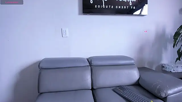 Snapshot of RoxyRoss_ chatting on 22, 3, 2025 RoxyRoss online show from 22, 3, 2025