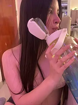 annaharper- online show from 5, 12, 2025