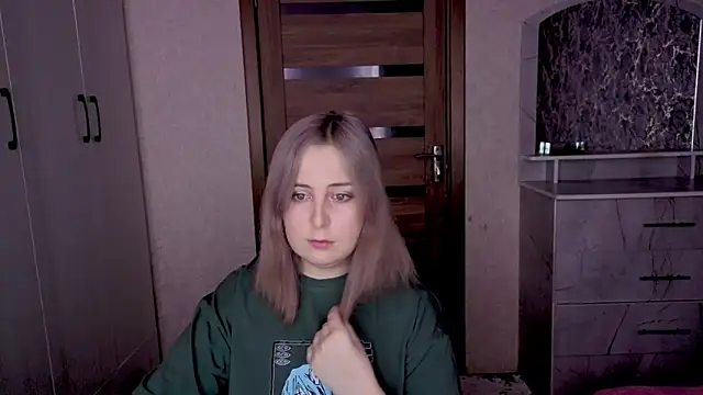 Snapshot of Kristy-Max chatting on 4, 2, 2026 Kristy-Max online show from 4, 2, 2026