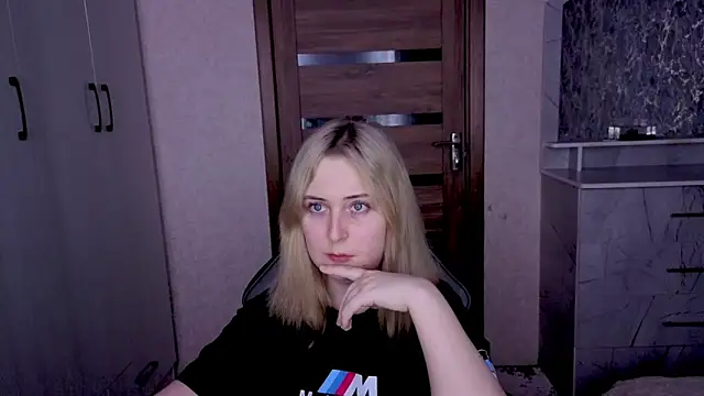 Snapshot of Kristy-Max chatting on 18, 2, 2026 Kristy-Max online show from 18, 2, 2026