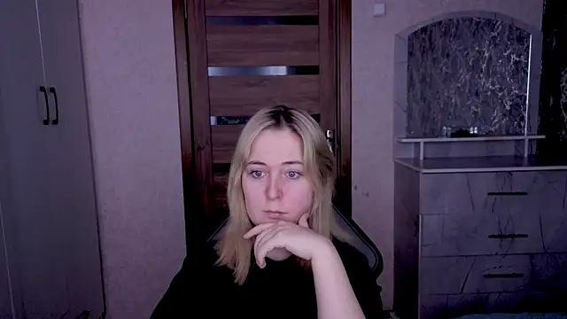 Snapshot of Kristy-Max chatting on 23, 2, 2026 Kristy-Max online show from 23, 2, 2026