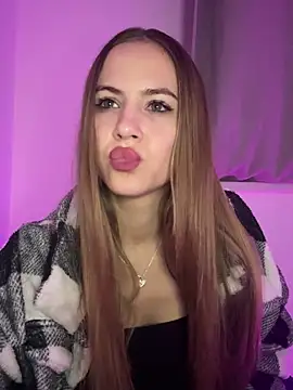 Snapshot of CherieDane chatting on 8, 11, 2025 CherieDane online show from 8, 11, 2025