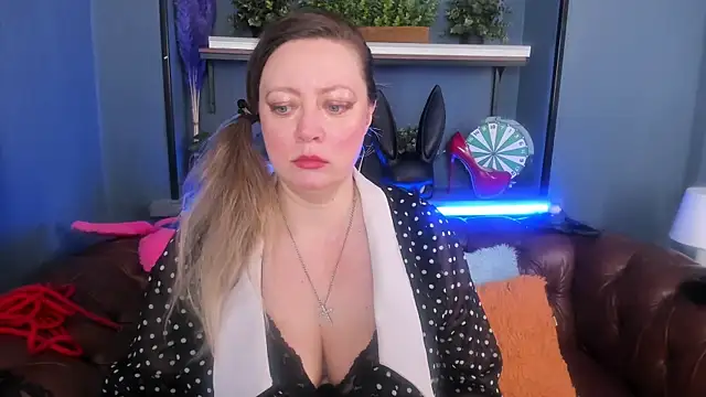 Snapshot of JesiaFoxi chatting on 14, 2, 2025 JesiaFoxi online show from 14, 2, 2025