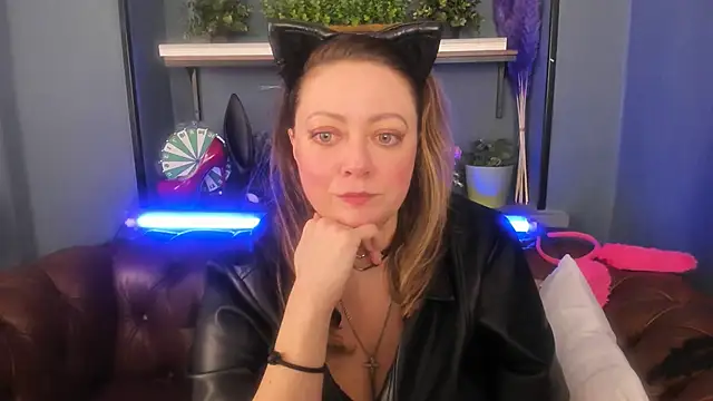 Snapshot of JesiaFoxi chatting on 22, 2, 2025 JesiaFoxi online show from 22, 2, 2025