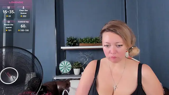 Snapshot of JesiaFoxi chatting on 13, 9, 2025 JesiaFoxi online show from 13, 9, 2025