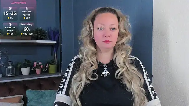Snapshot of JesiaFoxi chatting on 2, 10, 2025 JesiaFoxi online show from 2, 10, 2025