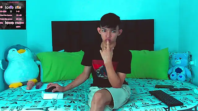 Tonny twink  online show from 9, 2, 2025