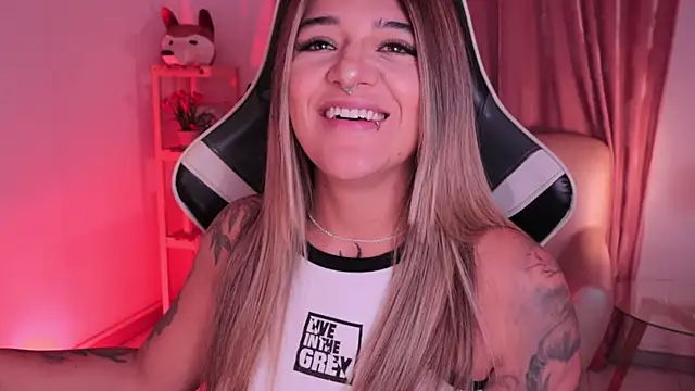 ashleyvalirya online show from 12, 1, 2026