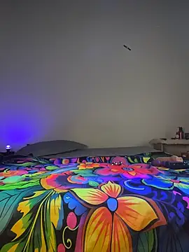 Snapshot of xMirana_ chatting on 30, 11, 2025 xMirana online show from 30, 11, 2025