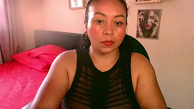 Snapshot of zaray_bella chatting on 24, 6, 2026 zaray bella online show from 24, 6, 2026