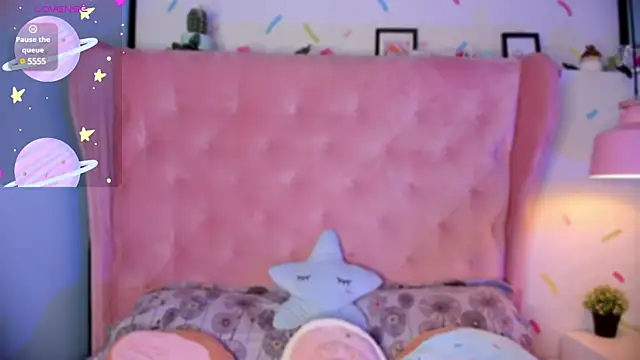 Snapshot of Giovanna_oliveira chatting on 7, 1, 2025 Giovanna oliveira online show from 7, 1, 2025