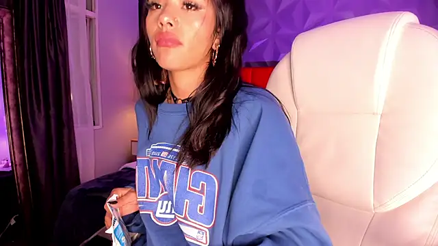 Snapshot of Giovanna_oliveira chatting on 2, 3, 2025 Giovanna oliveira online show from 2, 3, 2025