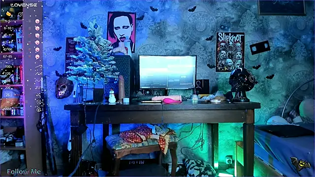 KuromiRacer  online show from 30, 12, 2024