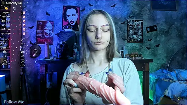 KuromiRacer  online show from 4, 3, 2025