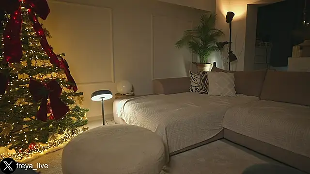 Snapshot of freyacherie chatting on 17, 12, 2025 freyacherie online show from 17, 12, 2025