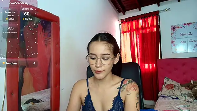 Snapshot of miley_blue_ chatting on 8, 3, 2025 miley blue online show from 8, 3, 2025