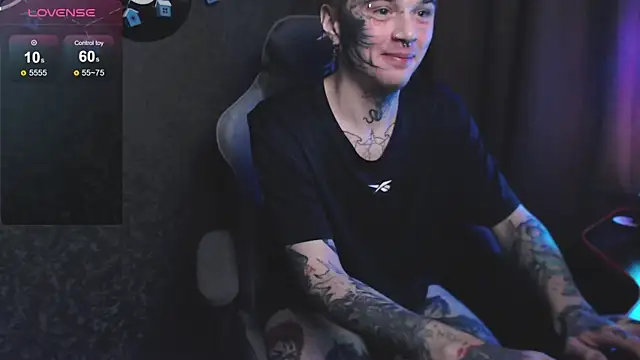 Snapshot of lonelycrystal chatting on 6, 1, 2025 lonelycrystal online show from 6, 1, 2025