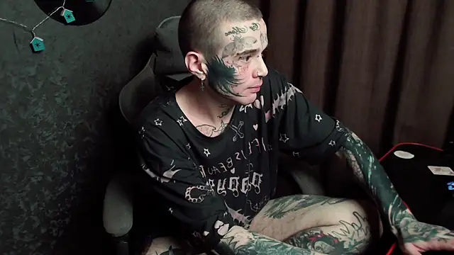 Snapshot of lonelycrystal chatting on 29, 9, 2025 lonelycrystal online show from 29, 9, 2025