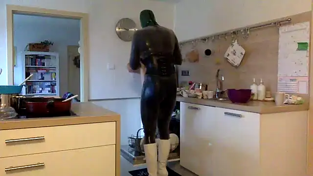 Latexlord34 online show from 17, 12, 2024