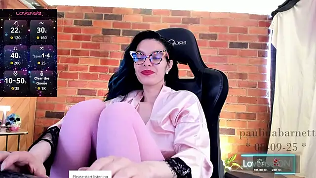 paulinabarnett- online show from 8, 9, 2025