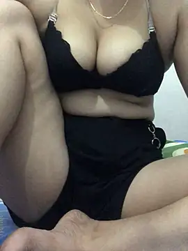 Snapshot of Lona_Lina chatting on 6, 2, 2025 Lona Lina online show from 6, 2, 2025
