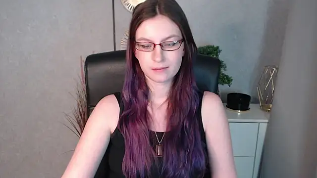 emmaxDelight online show from 3, 1, 2025