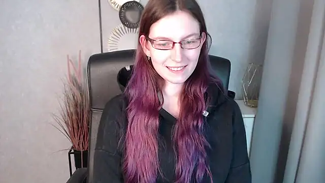 emmaxDelight online show from 9, 1, 2025