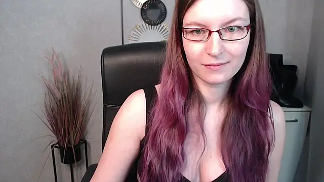 emmaxDelight online show from 26, 2, 2025