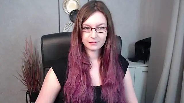 emmaxDelight online show from 7, 3, 2025