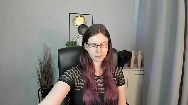 emmaxDelight online show from 13, 4, 2026