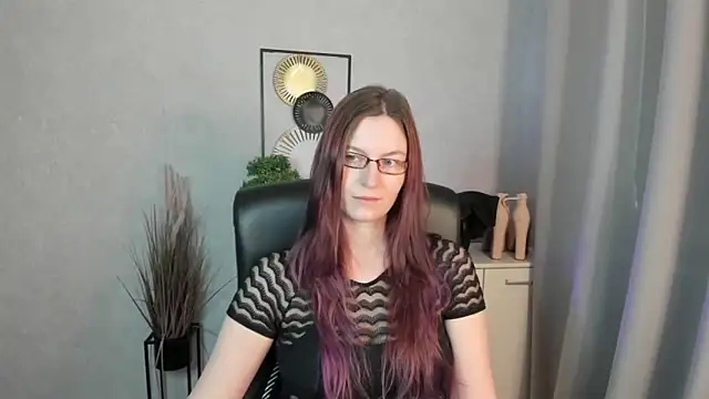 emmaxDelight online show from 15, 4, 2026