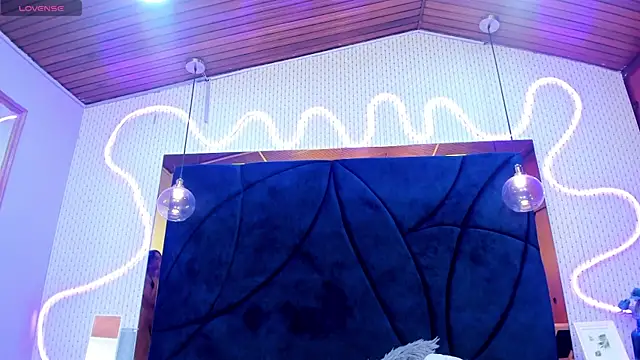 LARISSAEVANS online show from 11, 2, 2025