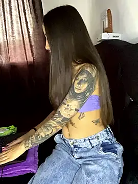 Snapshot of _Luuna chatting on 23, 11, 2025 Luuna online show from 23, 11, 2025