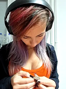 allinqueen online show from 1, 10, 2025