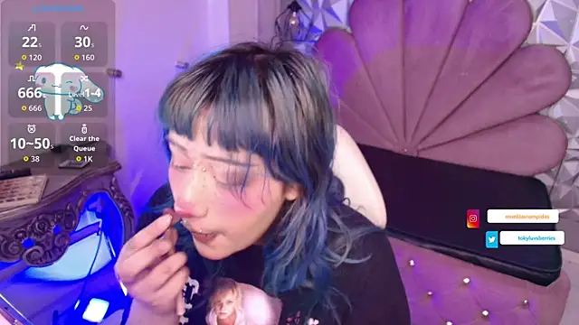 Snapshot of toky_doll chatting on 25, 11, 2025 toky doll online show from 25, 11, 2025