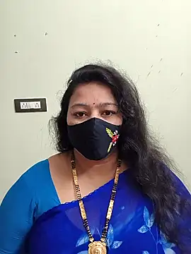 neelu-hoty online show from 3, 3, 2026