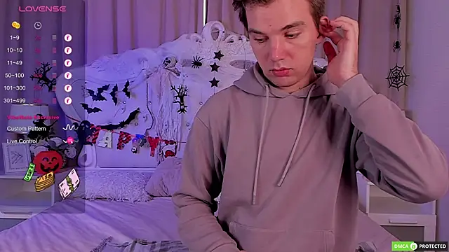 ArthurWhitee online show from 17, 10, 2025