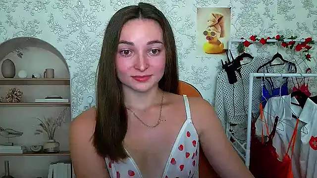  Barbie Kiss  online show from 11, 10, 2025