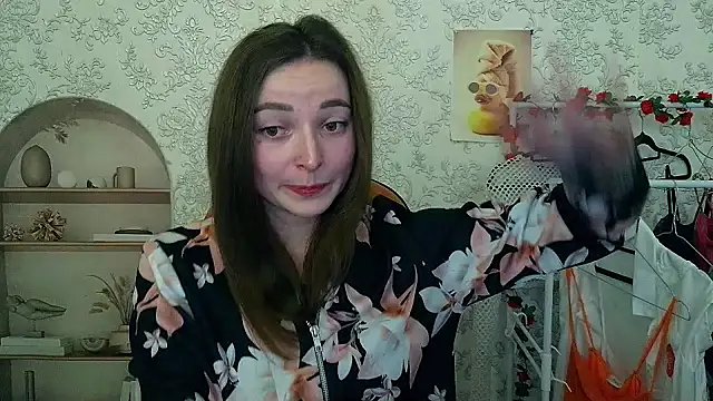  Barbie Kiss  online show from 21, 11, 2025