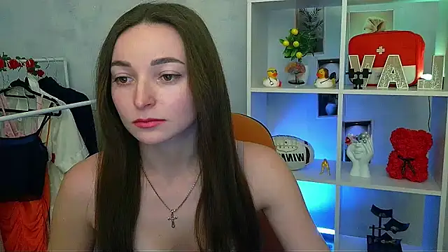  Barbie Kiss  online show from 4, 2, 2026