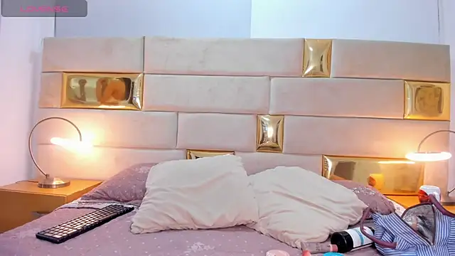 Snapshot of Arii_stone chatting on 2, 12, 2024 Arii stone online show from 2, 12, 2024