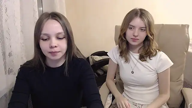 Snapshot of Emi1y_Angel11 chatting on 14, 1, 2025 Emi1y Angel11 online show from 14, 1, 2025