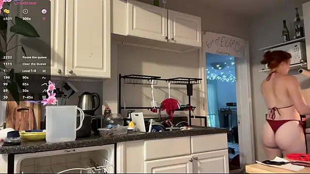 Snapshot of Aria_Fields chatting on 30, 9, 2025 Aria Fields online show from 30, 9, 2025