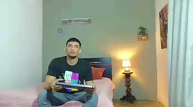 Snapshot of Jeff_Kent2 chatting on 15, 2, 2025 Jeff Kent2 online show from 15, 2, 2025