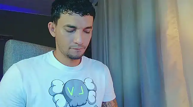 Snapshot of Jeff_Kent2 chatting on 8, 3, 2025 Jeff Kent2 online show from 8, 3, 2025