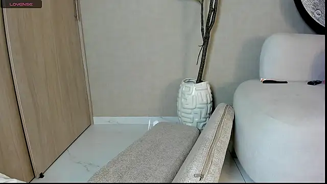 Snapshot of emily_huddson_ chatting on 22, 6, 2026 emily huddson online show from 22, 6, 2026