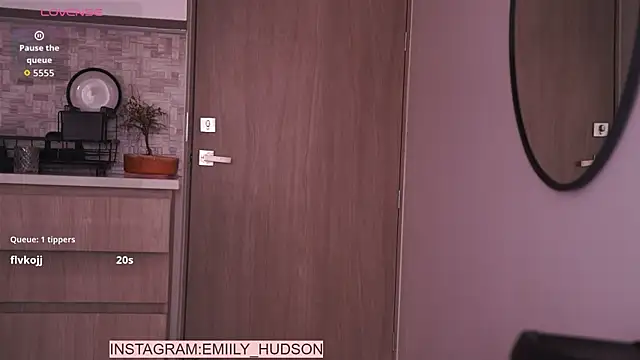 Snapshot of emily_huddson_ chatting on 13, 7, 2026 emily huddson online show from 13, 7, 2026
