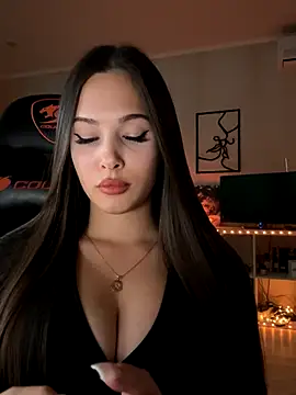 EricaWalls online show from 13, 9, 2025