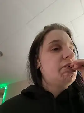 menaceswife online show from 19, 1, 2025